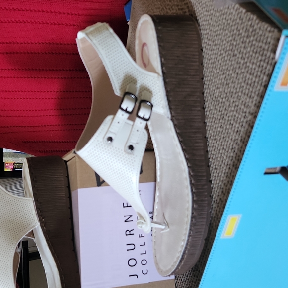 Journey Collection Wedge Sandal - Picture 2 of 3